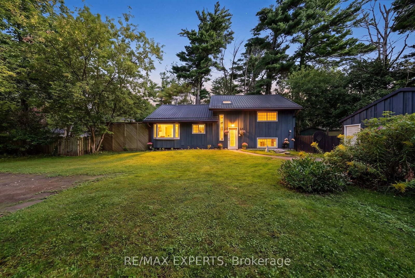 Property Photo:  1805 Saint John's Road  ON L9S 1T4 