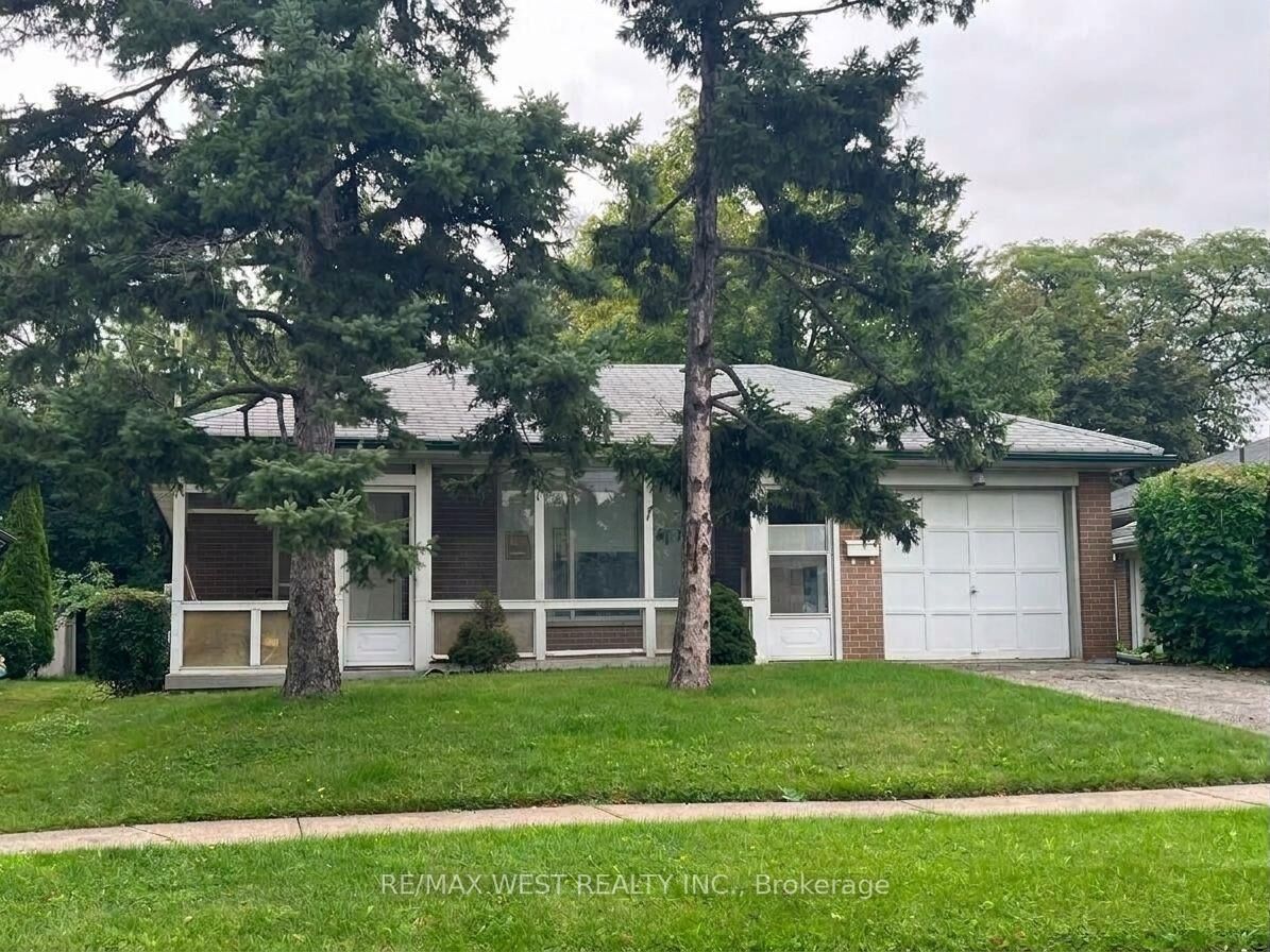 Property Photo:  49 Braddock Road  ON M9W 5H6 