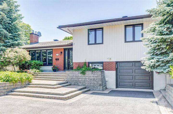Property Photo:  2678 Ulster Crescent  ON K1V 8J6 