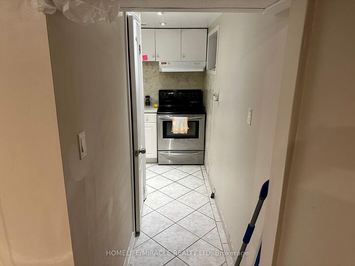 Property Photo: 1476 Cawthra Road ON L5G 4L2
