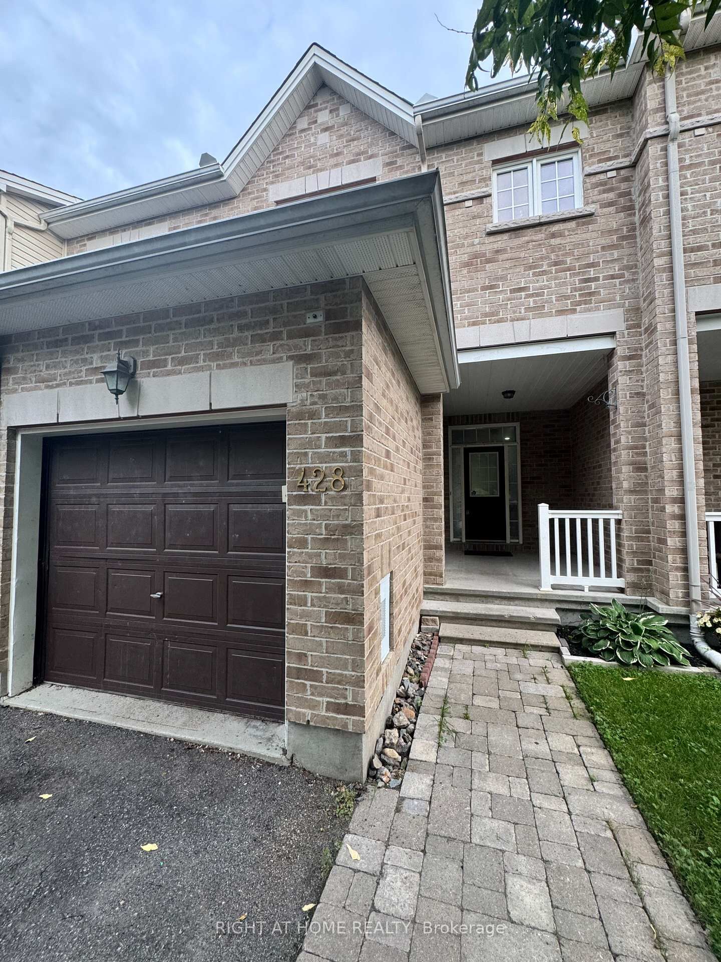 Property Photo:  428 Foxhall Way  ON K2M 0G1 