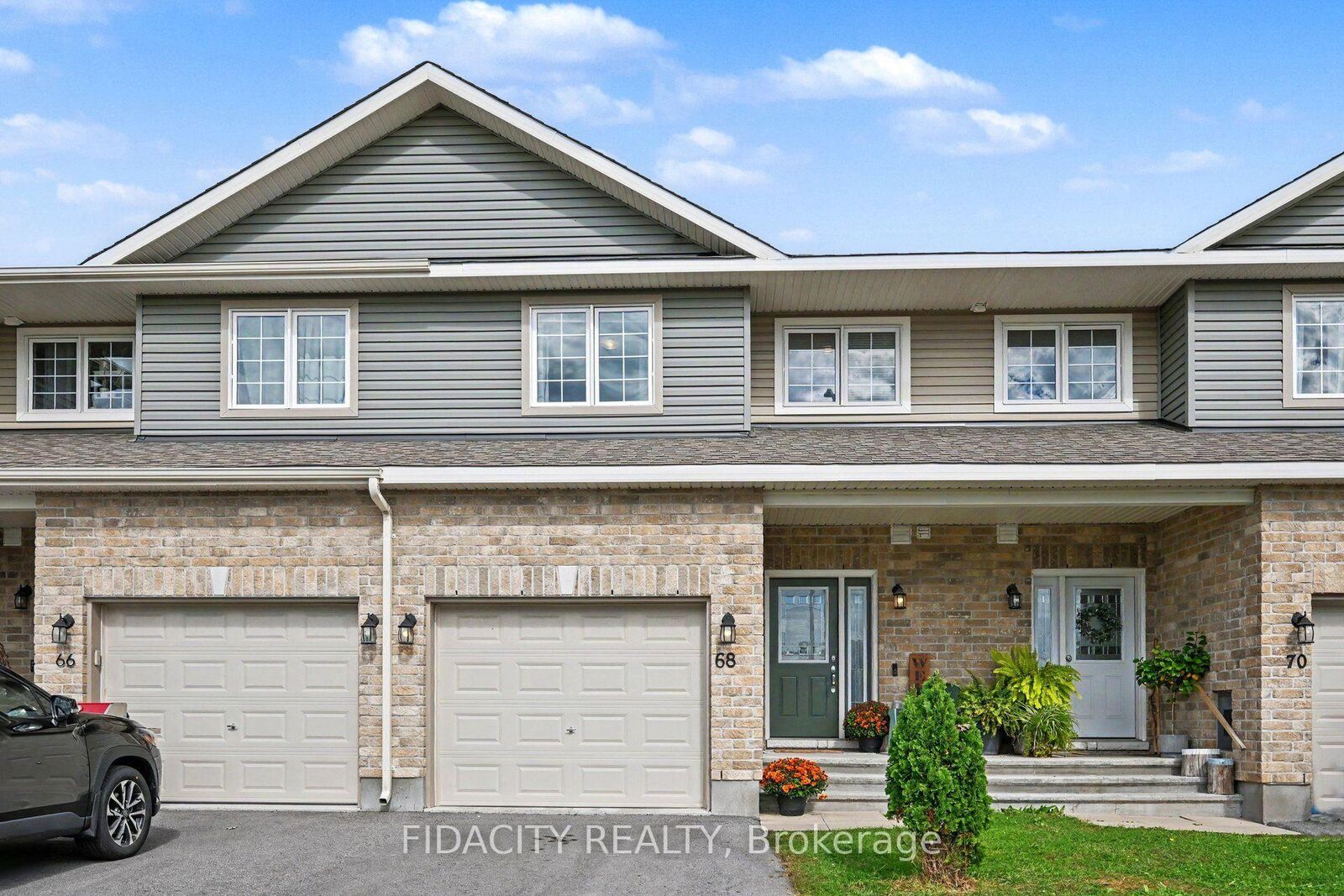 Property Photo:  68 Vimy Ridge Crescent  ON K7S 0H7 