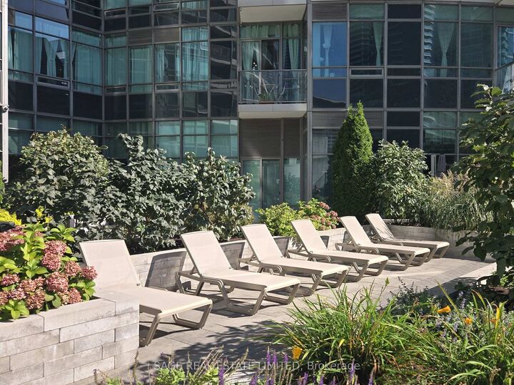 Property Photo:  361 Front Street W 2109  ON M5V 3R5 