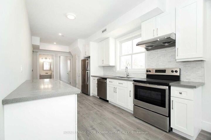 Property Photo:  352 Main Street N 2A  ON L3P 1Z1 