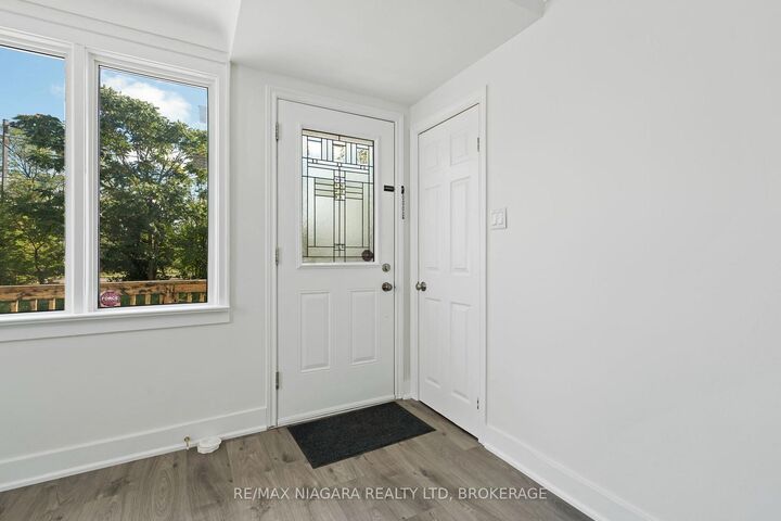 Property Photo:  9 Prince Street (Main Level)  ON L2R 3X6 