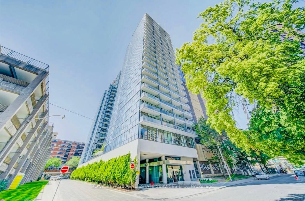 Property Photo:  210 Simcoe Street 906  ON M5T 0A9 