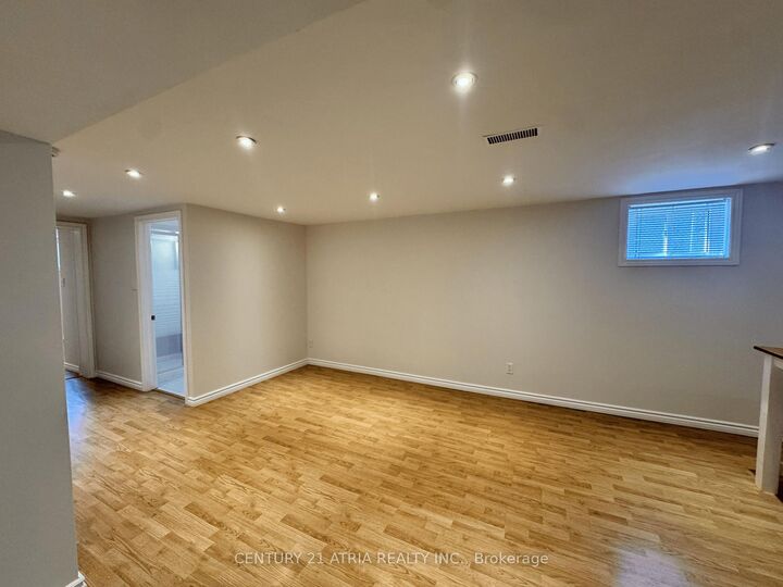 Property Photo:  28 Willowhurst Crescent Bsmt  ON M1R 3R6 