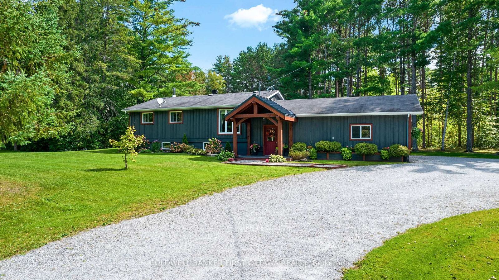Property Photo:  725 Drummond Con 5B Concession  ON K7H 3C8 
