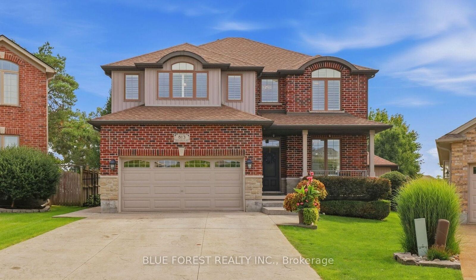 Property Photo:  813 Deer Ridge Place  ON N6H 0C1 