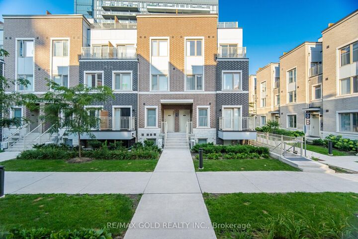 Property Photo:  39 Honeycrisp Crescent Th83  ON L4K 0N1 