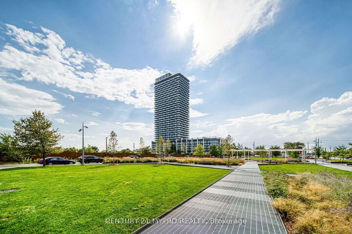 Property Photo:  36 Zorra Street 1707  ON M9Z 4Z7 