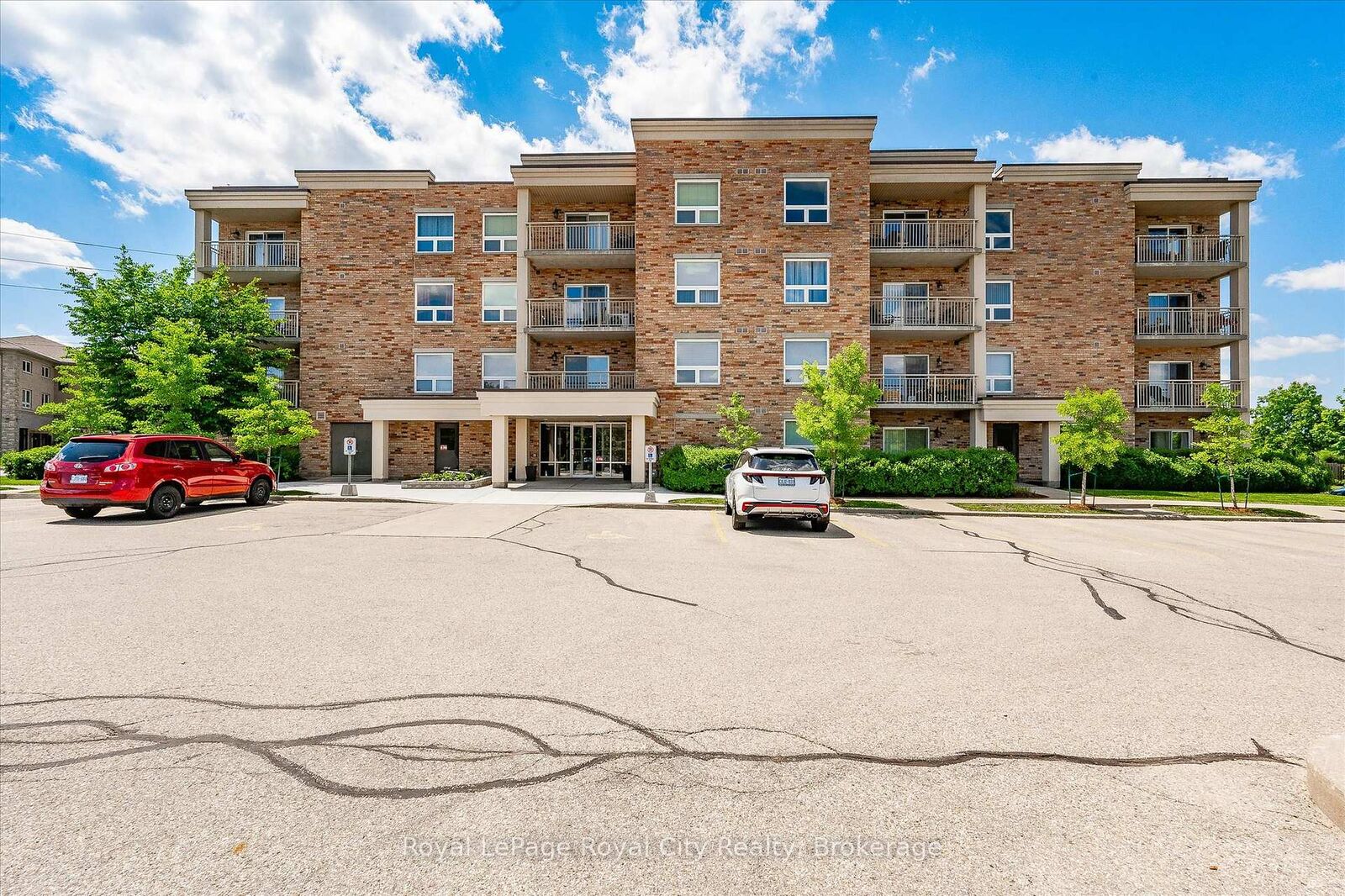 Property Photo:  901 Paisley Drive 101  ON N1K 0A7 