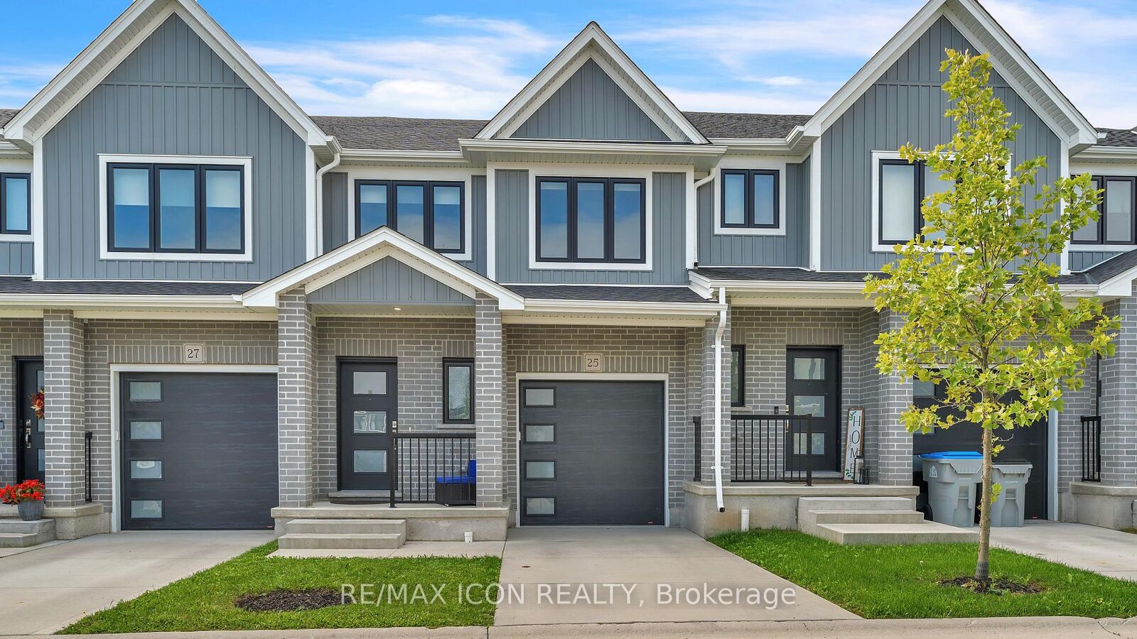 Property Photo: 17 Nicholson Street 25 ON N0M 2J0