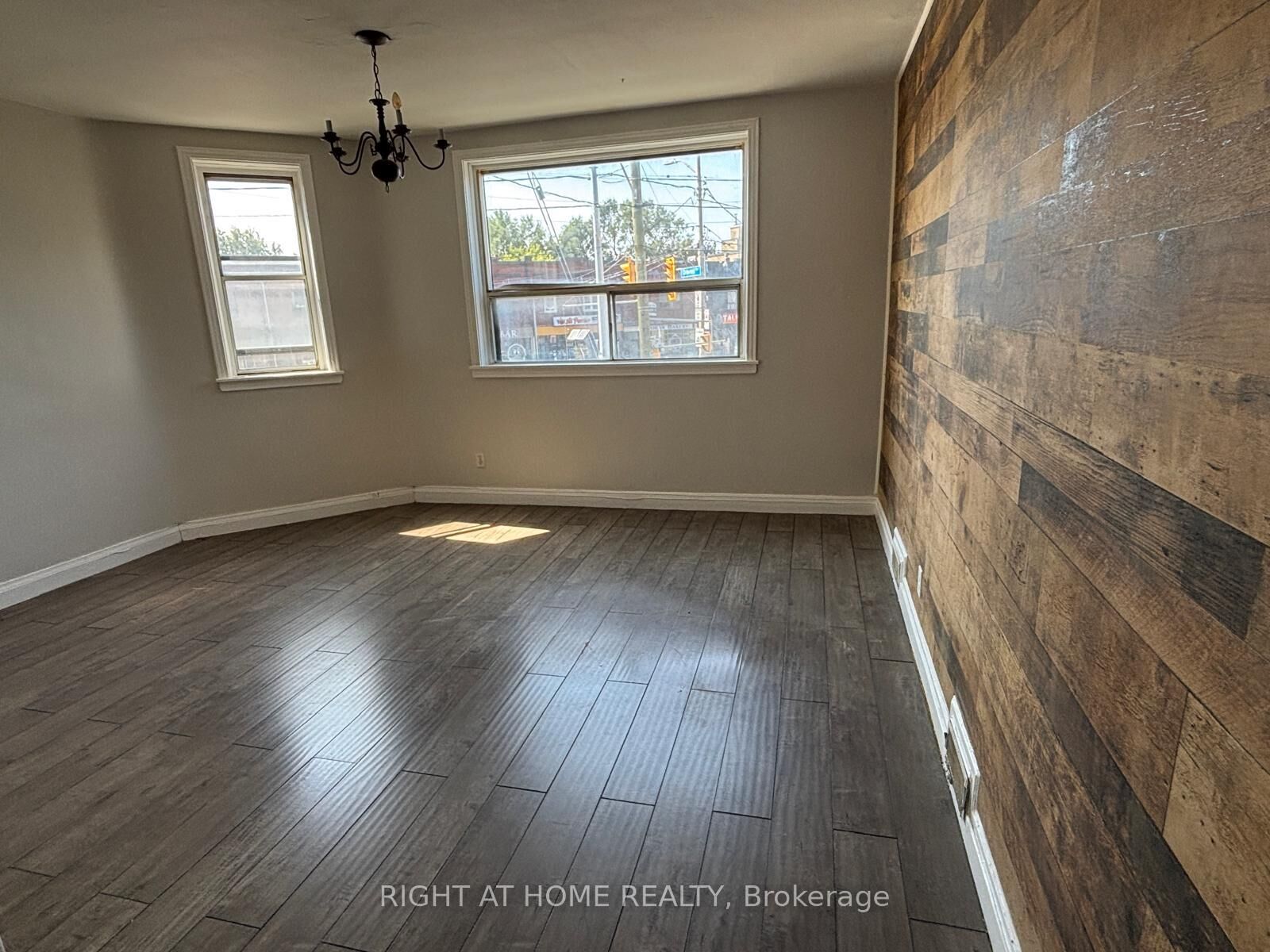 Property Photo:  503 Oakwood Avenue Unit 3 Upper  ON M6E 2W9 
