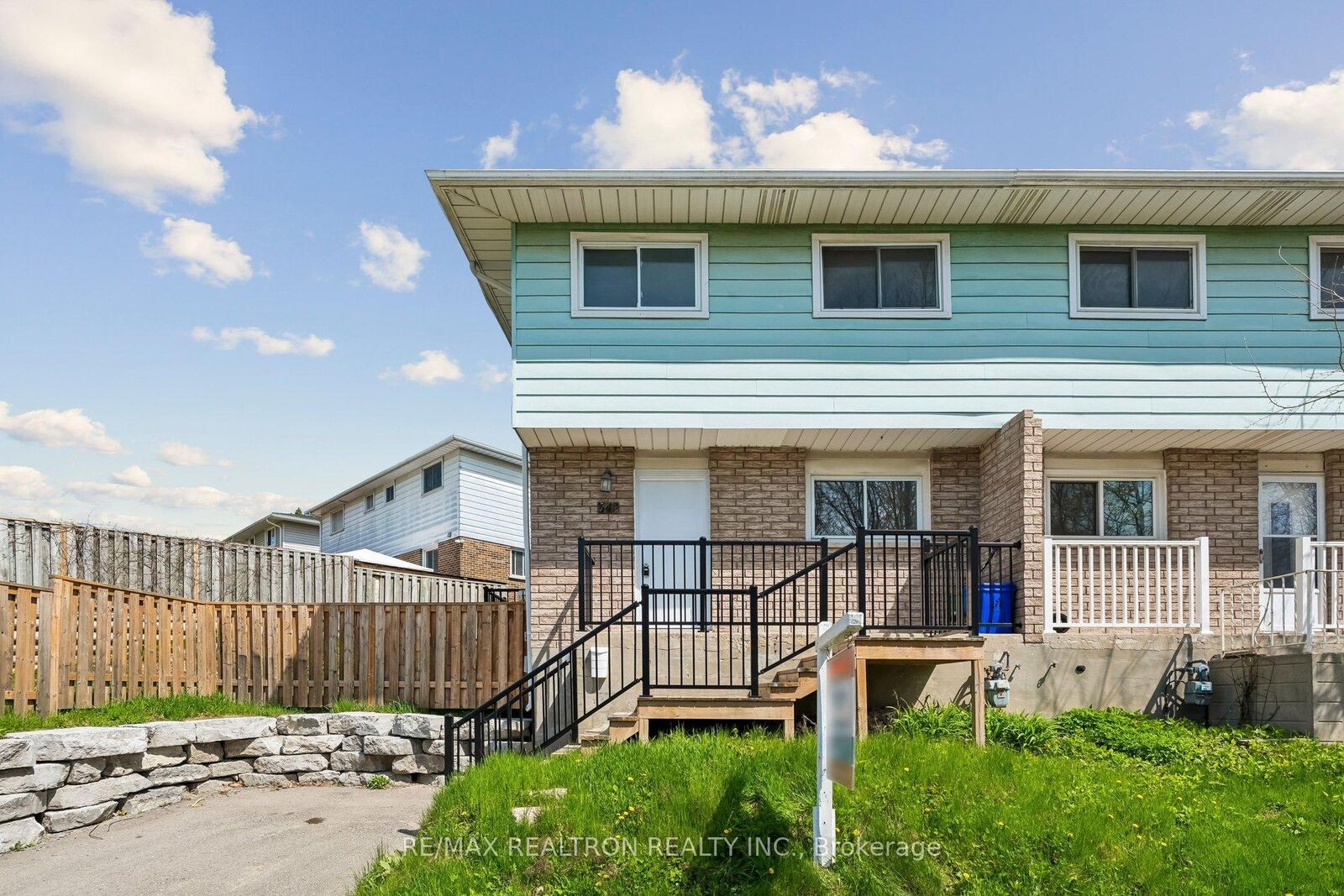 Property Photo:  342 Fernwood Avenue  ON L1G 2H7 