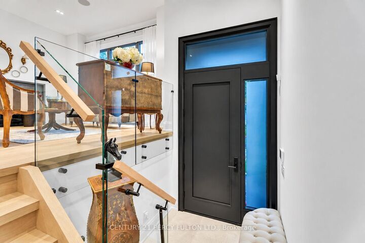 Photo de la propriété: 171 Elmwood Avenue ON M2N 3M3
