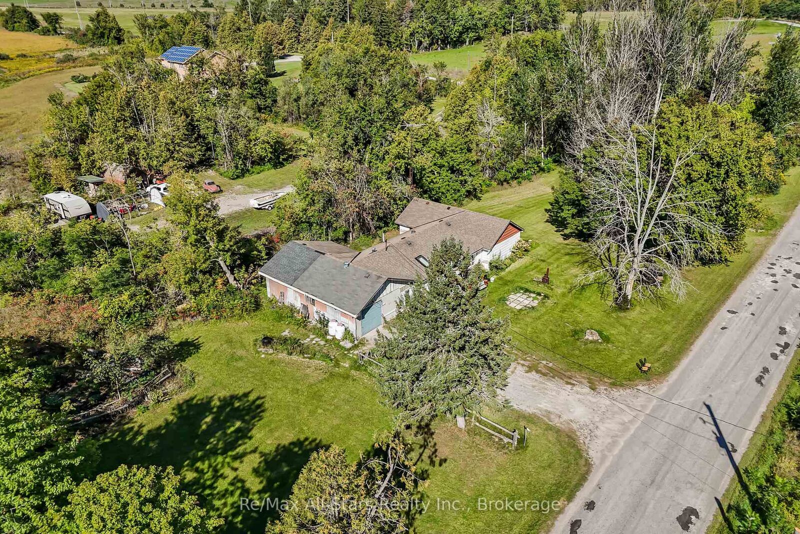 Property Photo:  202 West Street S  ON K0M 1N0 