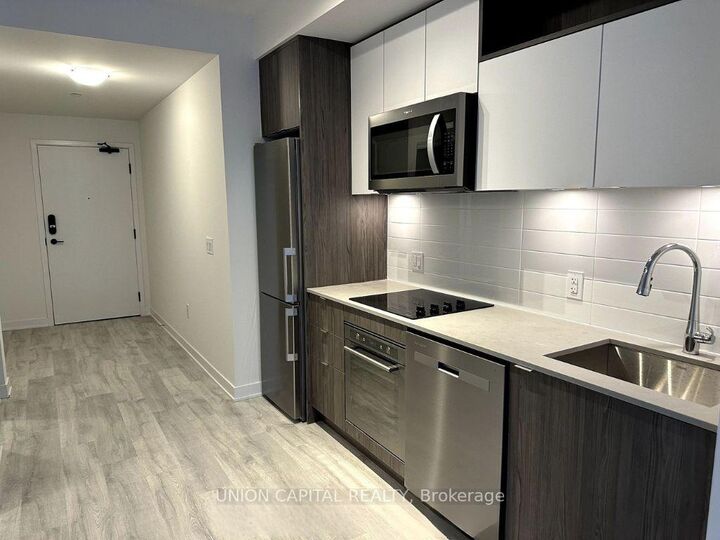 Property Photo:  60 Princess Street 831  ON M5A 2C7 