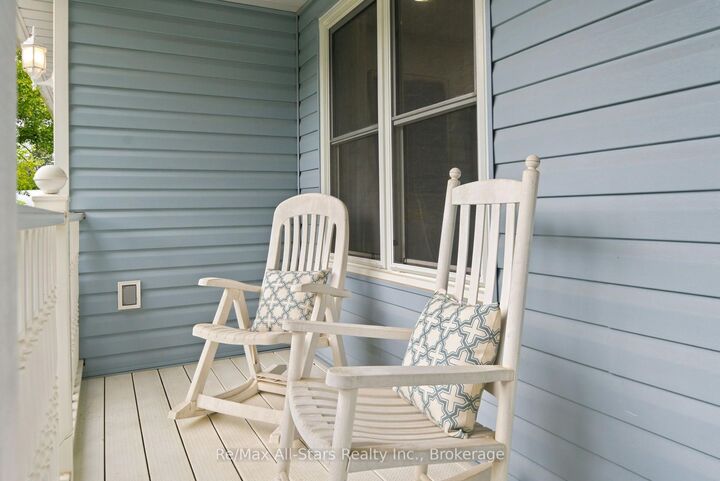 Property Photo:  263 Union Avenue  ON L9L 1C1 