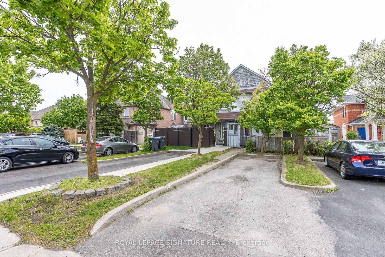 Property Photo: 60 Blue Spruce Street ON L6R 1C3