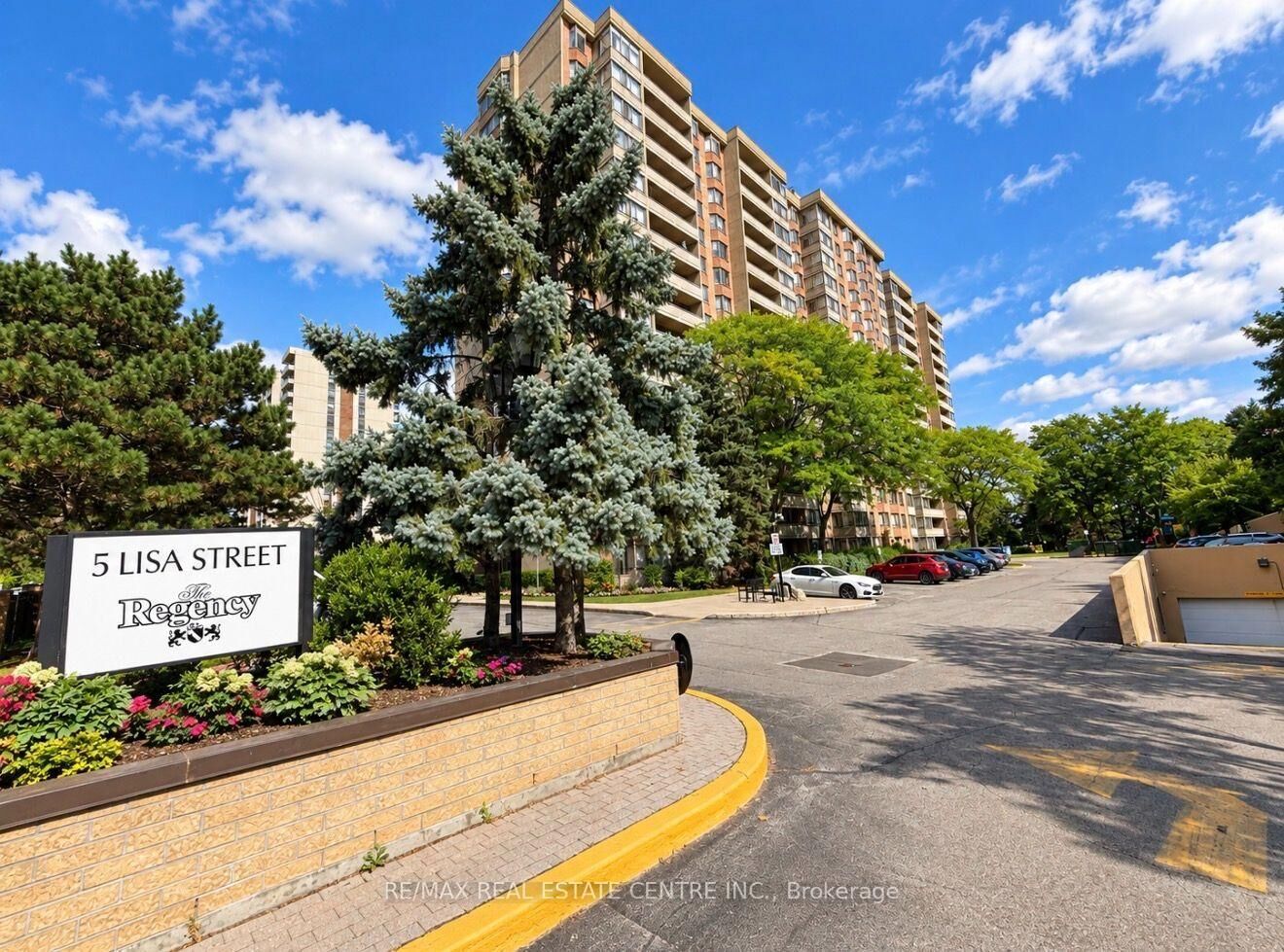 Property Photo:  5 Lisa Street 910  ON L6T 4T4 