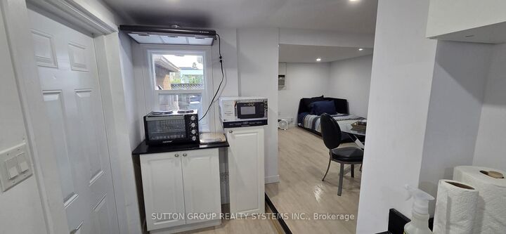 Property Photo: 290 Morden Road Suite G ON L6K 2S5