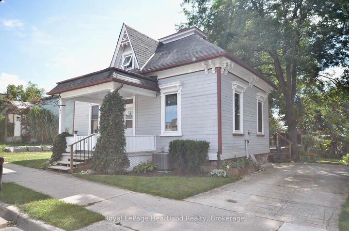 Property Photo:  32 Rattenbury Street W  ON N0M 1L0 