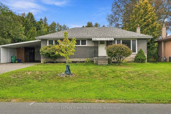 Property Photo:  19 Daleview Avenue  ON K9J 1L6 