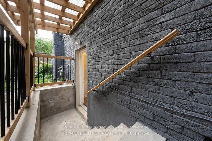Property Photo:  162 Walton Drive Basement  ON L4G 3R8 