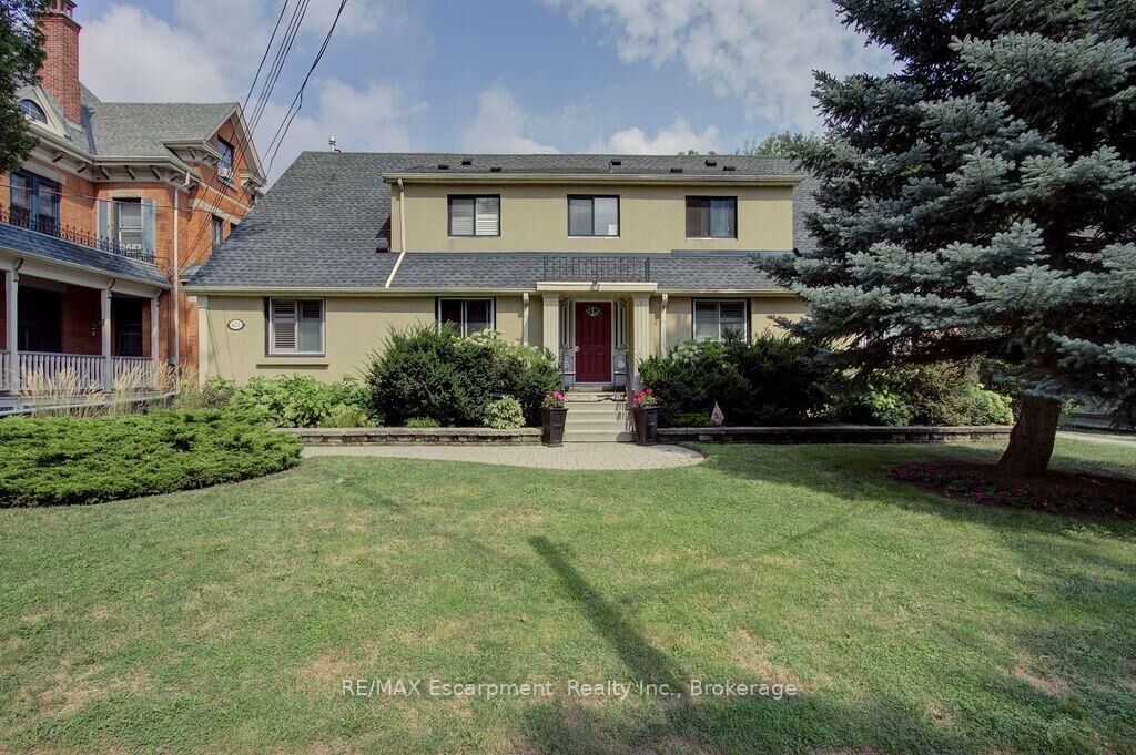 Property Photo:  425 Burlington Avenue 4  ON L7S 1R3 