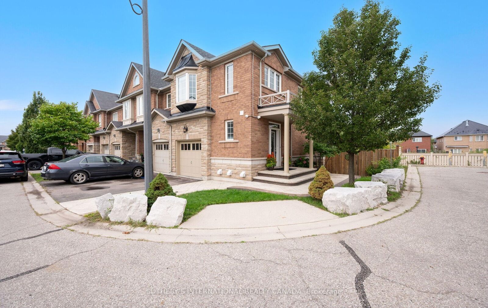 Property Photo:  745 Farmstead Drive 21  ON L9T 8B1 