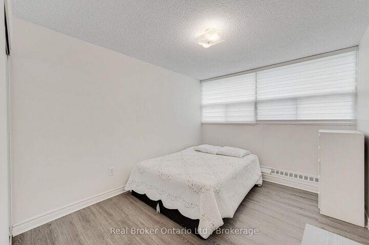 Property Photo:  1950 Main Street W 802  ON L8S 4M9 