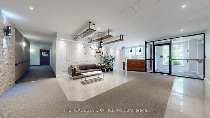 Property Photo:  800 King Street W 405  ON M5V 1N6 