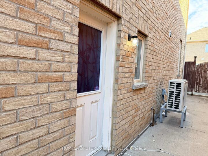 Property Photo:  22 Gamson Crescent Bsmt  ON L6R 0V8 