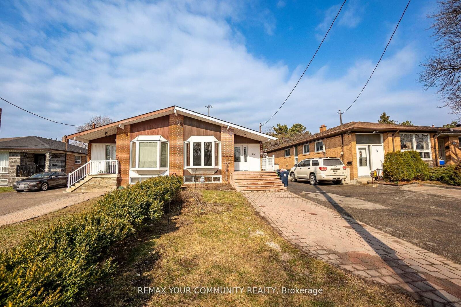 Property Photo:  32 Marbury Crescent Main  ON M3A 2G2 