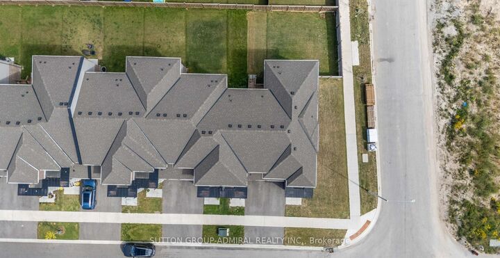 Property Photo:  4 Rochester Drive  ON L9J 0W1 