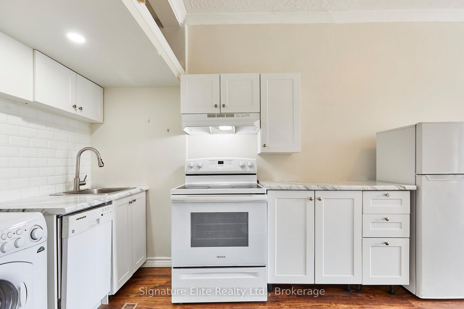 Property Photo:  363 Barton Street E 1  ON L8L 2X8 