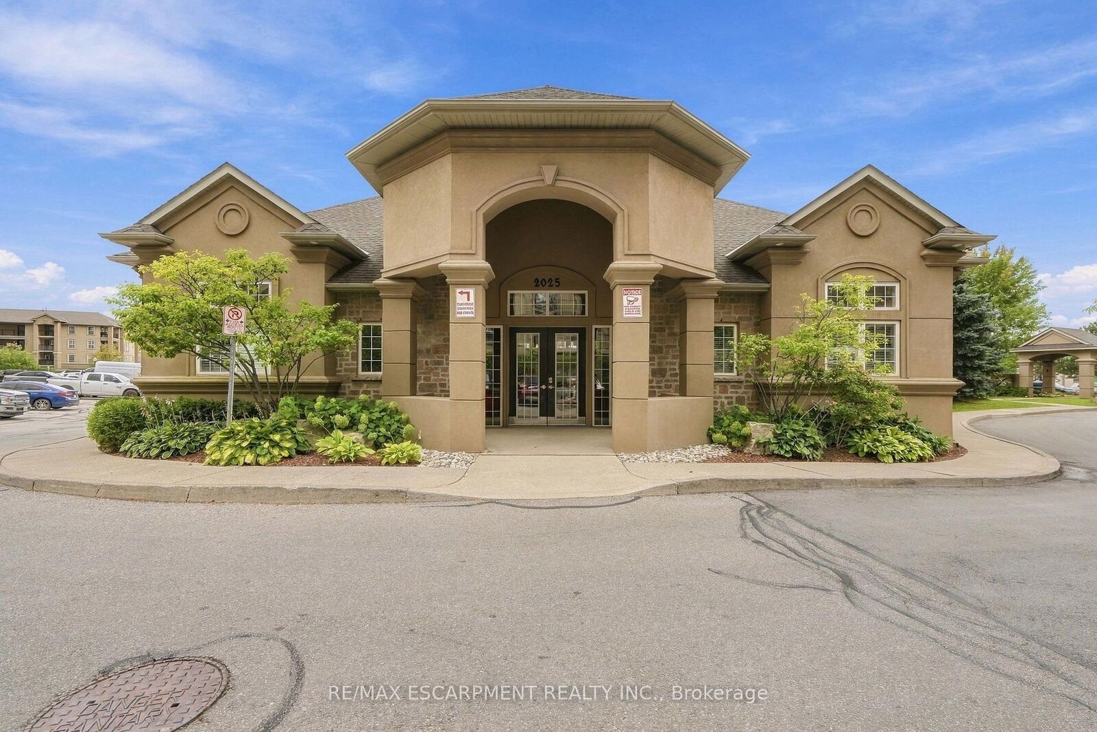 Property Photo: 2055 Appleby Line 306 ON L7L 7H2