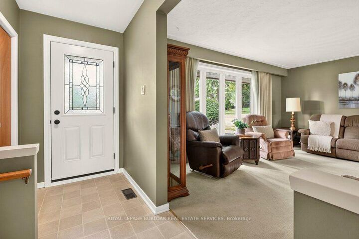 Property Photo:  1083 Manorwood Drive  ON L7T 2L9 