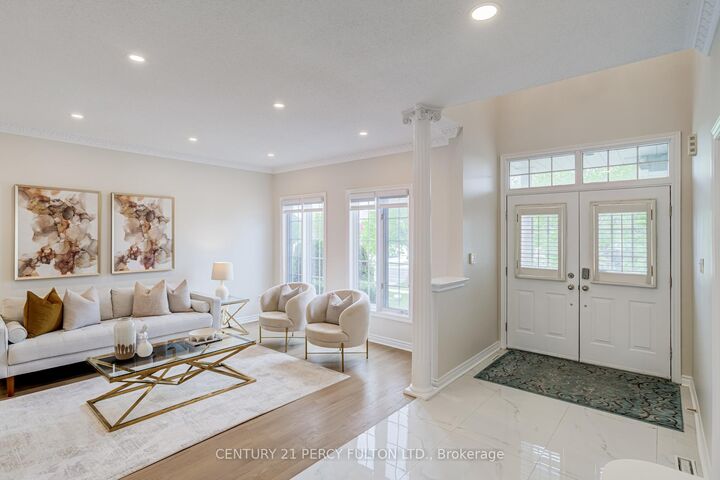 Photo de la propriété: 118 Village Gate Drive ON L6C 1W5