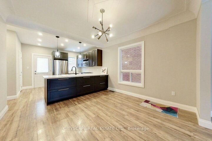 Property Photo:  39 Holton Avenue N  ON L8L 6H3 