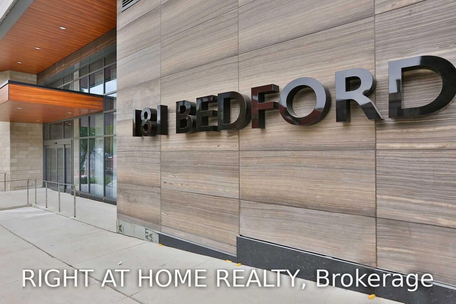 Property Photo:  181 Bedford Avenue 1307  ON M5R 3P8 