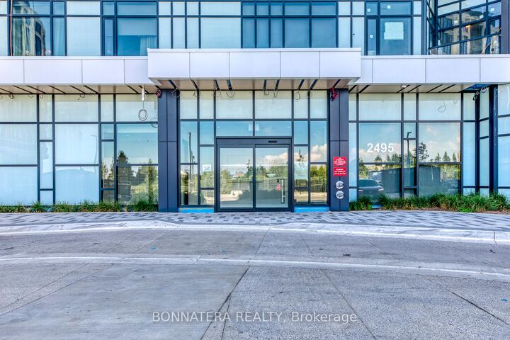 Property Photo:  2495 Eglinton Avenue W 1810  ON L5M 2T2 
