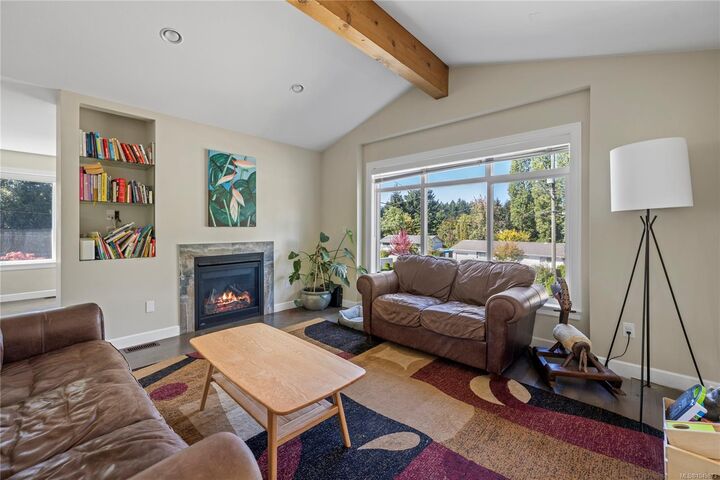 Property Photo:  5702 Amsterdam Cres  BC V9T 5J4 