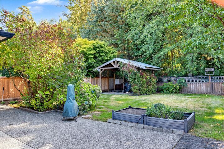 Property Photo:  2962 Caswell St  BC V0R 1K3 