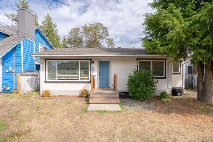 Property Photo:  960 St. Andrews St  BC V9S 1S9 