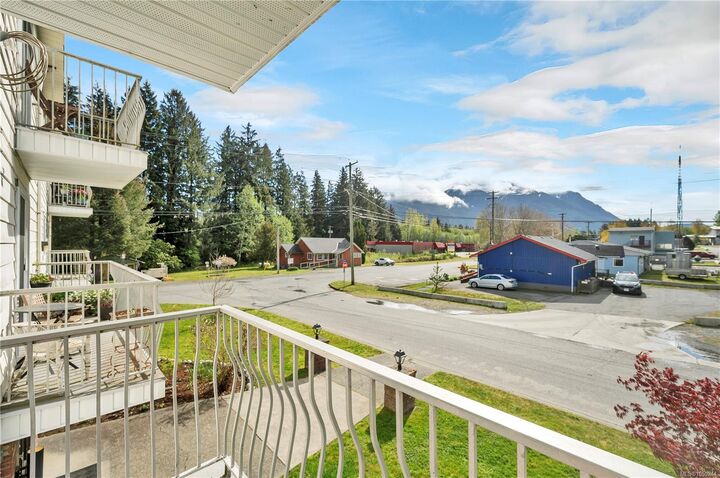 Property Photo:  611 Macmillan Dr #205  BC V0P 1R0 