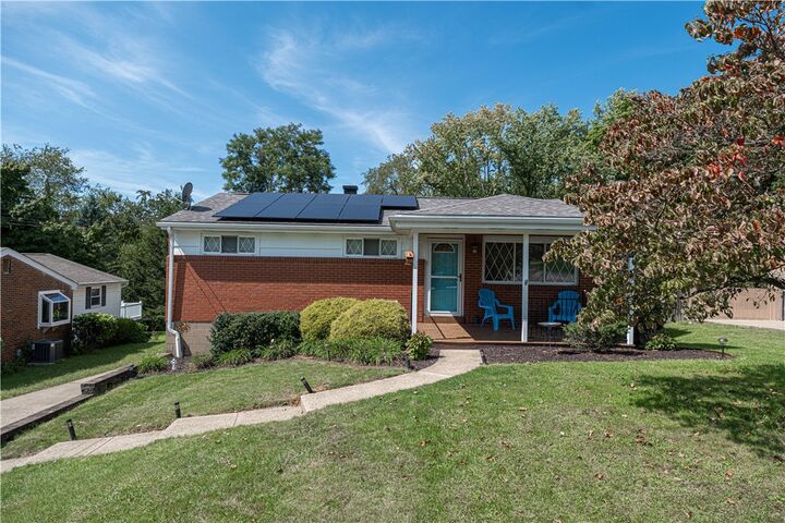Property Photo: 286 Southward Drive PA 15108
