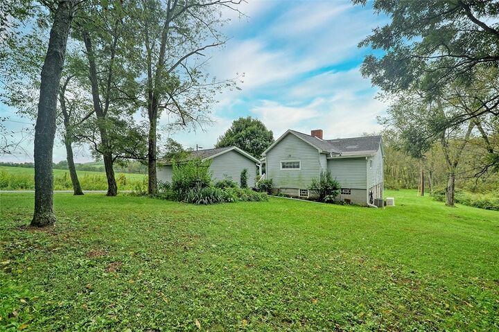 Property Photo:  23 Ridge Road  PA 15312 