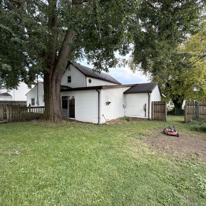 Property Photo: 580 E Ward Street OH 43078